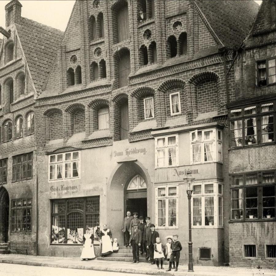 Hotel Zum Heidkrug & Cafe Lil Lüneburg Buitenkant foto